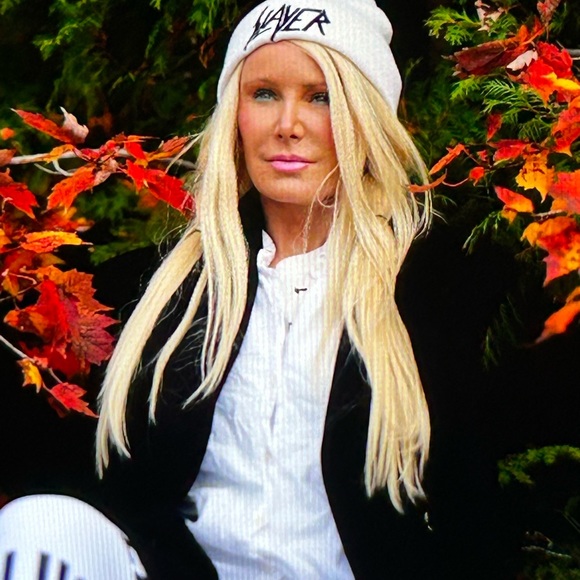 HAPPY FALL FROM BEAUTIFUL BOSTON & MAINE!! The color of the leaves are stunning! - Picture 14 of 17